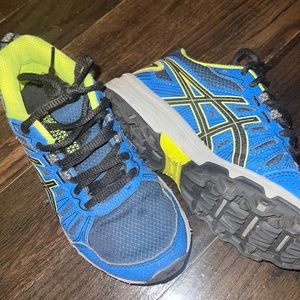 Boys ASICS Size 1.5